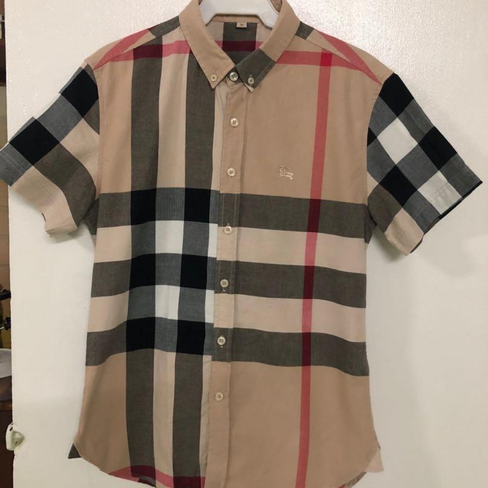 Burberry Men's Checked Short Sleeve Shirt Size XL.